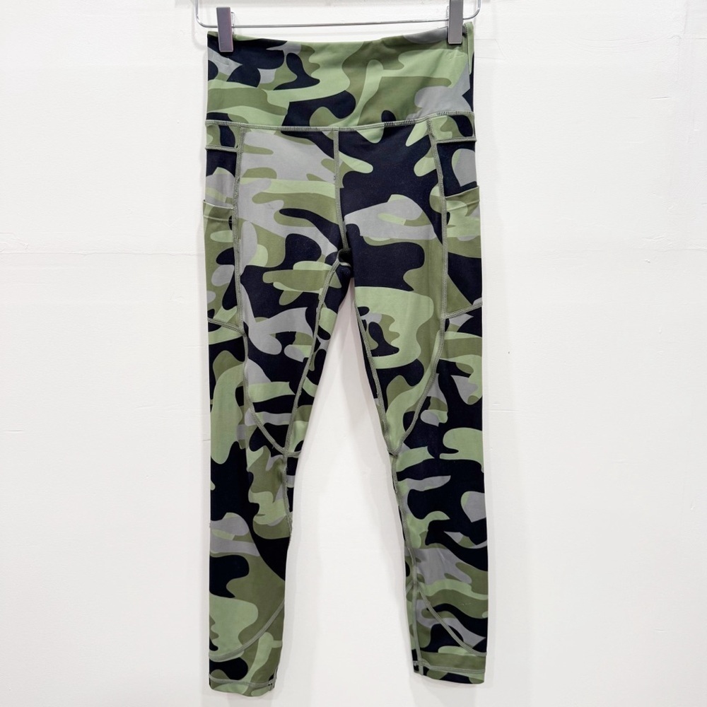Zyia Green Camo Print Leggings Size 4 Athleisure Loungewear Yoga